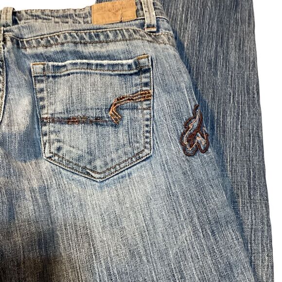 American Eagle AEO Med Wash Embroidered Distressed Stretch Boot Denim Jeans Size - Picture 4 of 12